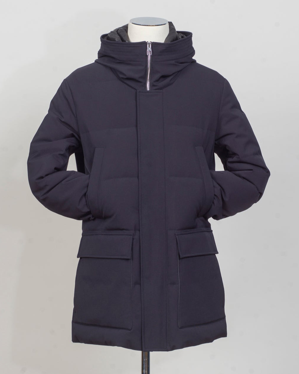 Outer fabric: 91% Polyester 9% Elastane
Lining: 100% Polyamide
Filling: 90% Down 10% Feathers
Color: Navy / 89
Article: F09MUCX738
Snap buttons Montecore Hooded Down Coat / Navy