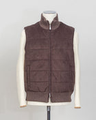 Gran Sasso wadded vest
Art. 78176/55016
Col. 038 Brown
Material: Alcantara and wool. Polyester padding.
Made in Italy Gran Sasso Alcantara Waistcoat / Brown