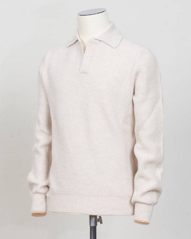 Gran Sasso Ribbed Polo Knit&nbsp;
Art. 23163/25067
Col 054 Bone white / Panna&nbsp;
Composition 100% wool
Made in Italy