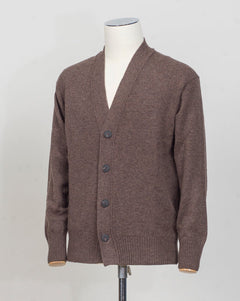 Gran Sasso Woolen Overshirt
Art. 2318825051&nbsp;
Col 194 Mid brown melangé
Composition 100% wool
10 gauge
Made in Italy Gran Sasso Wool Cardigan / Brown