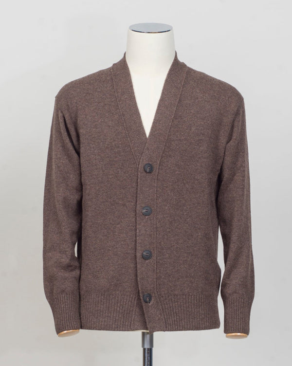 Gran Sasso Woolen Overshirt
Art. 2318825051&nbsp;
Col 194 Mid brown melangé
Composition 100% wool
10 gauge
Made in Italy Gran Sasso Wool Cardigan / Brown