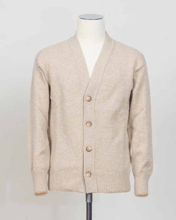 Gran Sasso Woolen Overshirt
Art. 2318825051&nbsp;
Col 010 Crema
Composition 100% wool
10 gauge
Made in Italy Gran Sasso Wool Cardigan / Black Gran Sasso Wool Cardigan / Light Beige