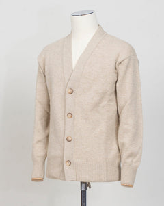 Gran Sasso Woolen Overshirt
Art. 2318825051&nbsp;
Col 010 Crema
Composition 100% wool
10 gauge
Made in Italy Gran Sasso Wool Cardigan / Black Gran Sasso Wool Cardigan / Light Beige