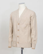 Gran Sasso Woolen Overshirt
Art. 2318825051 
Col 010 Crema
Composition 100% wool
10 gauge
Made in Italy Gran Sasso Wool Cardigan / Black Gran Sasso Wool Cardigan / Light Beige