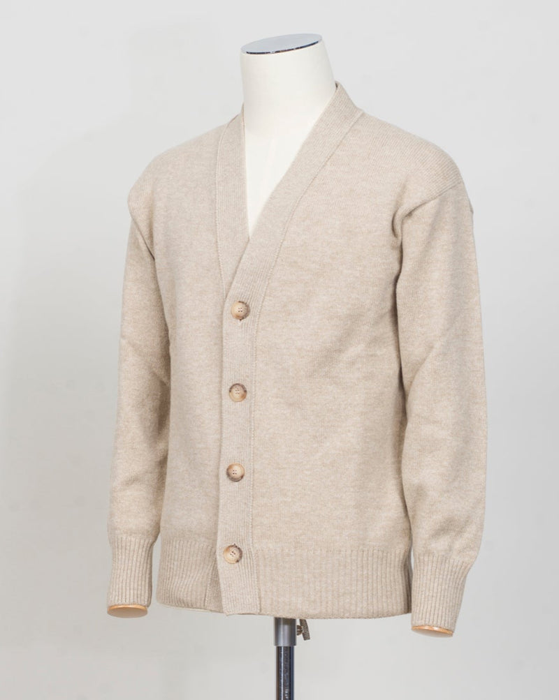 Gran Sasso Woolen Overshirt
Art. 2318825051&nbsp;
Col 010 Crema
Composition 100% wool
10 gauge
Made in Italy Gran Sasso Wool Cardigan / Black Gran Sasso Wool Cardigan / Light Beige