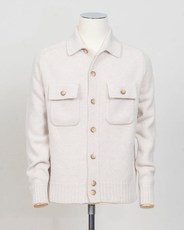 Gran Sasso Woolen Overshirt
Art. 13190/25079
Col 054 Off white
Composition 100% wool
10 gauge
Made in Italy