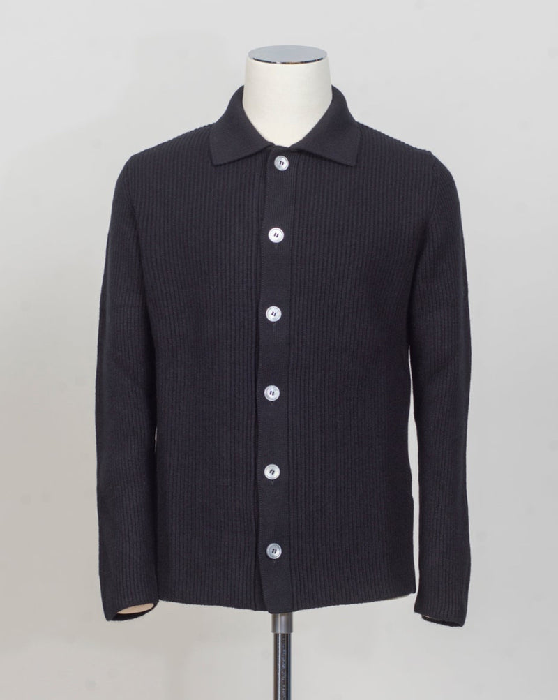 Article: 23104/15561
Col 99 / Black
Composition: 100% Cashmere (Felted)
Made in Italy Gran Sasso Ribbed Cashmere Overshirt / Black