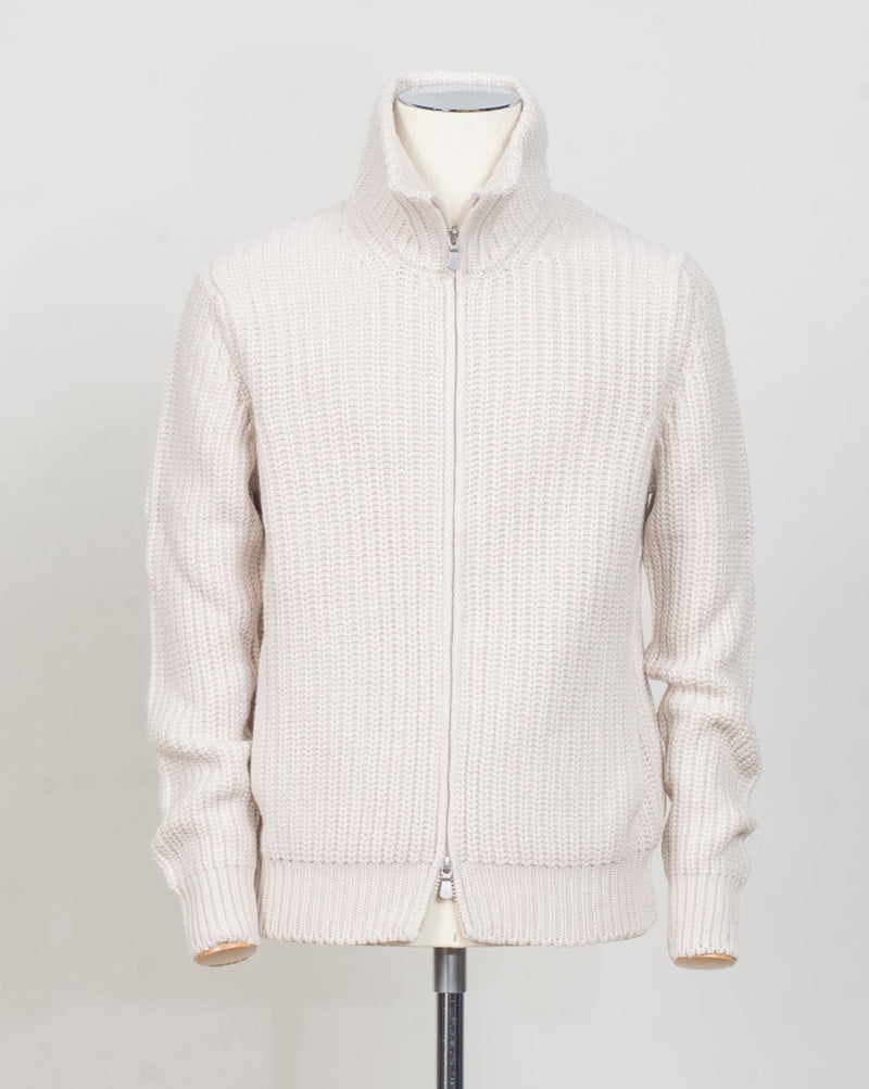 Article: 10155 / 19643
Color: 113 / Natural White
Composition: 80%wo 10%ws 10%vi
Made in Italy Gran Sasso Heavy Ribbed Full-Zip Jacket / Natural White