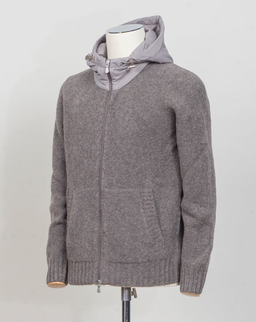 Article: 13184/24010
Color: 165 / Greige
Composition: 80%wo 20%pa
Made in Italy Gran Sasso Bouclé Wool Hooded Jacket / Light Taupe