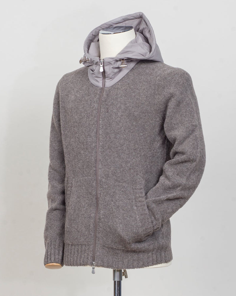 Article: 13184/24010
Color: 165 / Greige
Composition: 80%wo 20%pa
Made in Italy Gran Sasso Bouclé Wool Hooded Jacket / Light Taupe