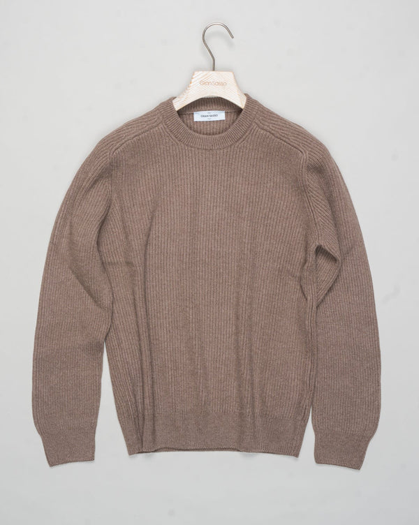 Art. 23129/19688
Col 123 / Taupe
Composition: 80% wo 10%ws 10%vi
Made in Italy Gran Sasso Ribbed Crewneck Knit / Taupe