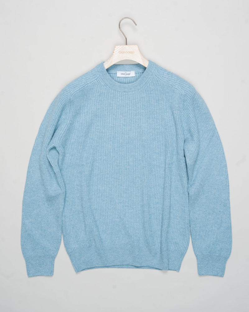 Art. 23129/19688
Col 523 / Ice blue
Composition: 80% wo 10%ws 10%vi
Made in Italy Gran Sasso Ribbed Crewneck Knit / Ice Blue