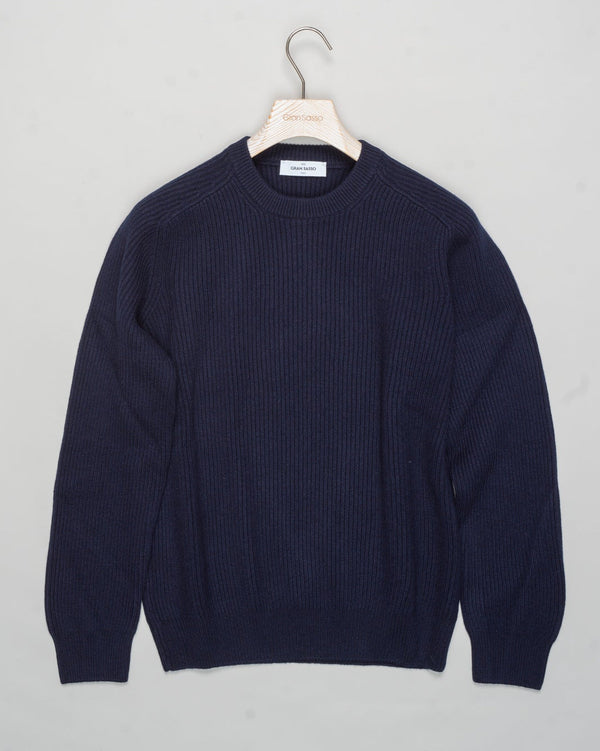 Art. 23129/19688
Col 598 / Navy
Composition: 80% wo 10%ws 10%vi
Made in Italy Gran Sasso Ribbed Crewneck Knit / Navy