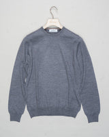 Art. 55167 14290
Col 088 / Grey
Composition 100% merino wool
Made in Italy Gran Sasso Merino Crewneck / Grey