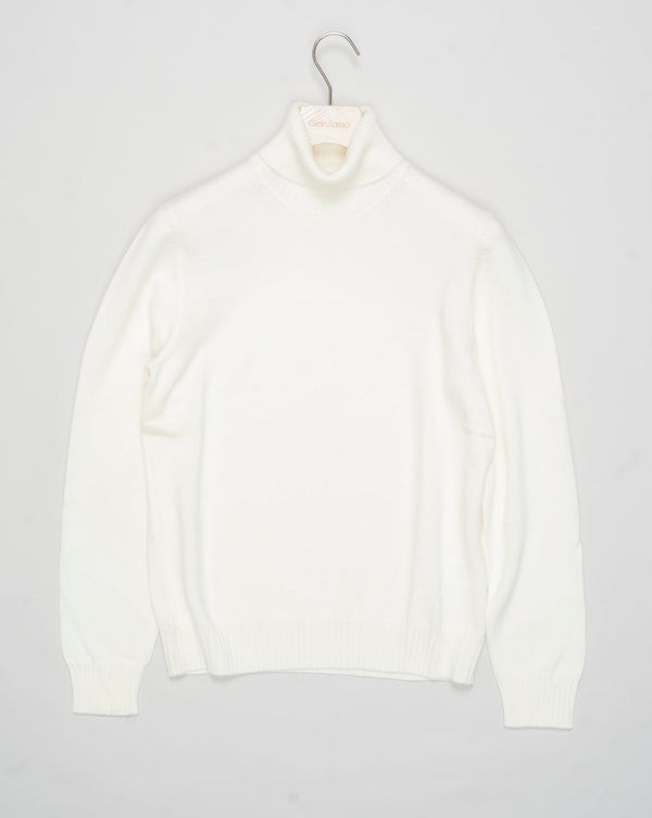 Art. 23197/14212
Col 005 Panna / Off white
100% Merino wool
Made in Italy Gran Sasso Ribbed Collar Rollneck / Off White
