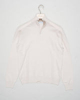 Art. 55126 19690
Col 113 &nbsp;/ Off white
Composition 80% wo 10% ws 10%vi
12 gauge
Made in Italy Gran Sasso Wool &amp; Cashmere Half-Zip / Off White