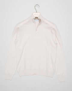 Art. 55126 19690
Col 113 &nbsp;/ Off white
Composition 80% wo 10% ws 10%vi
12 gauge
Made in Italy Gran Sasso Wool &amp; Cashmere Half-Zip / Off White
