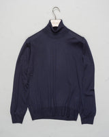 Art. 43163/15390
Col 598 / Navy
Composition 70%ws, 30%se
Made in Italy Gran Sasso Cashmere &amp; Silk Rollneck / Navy