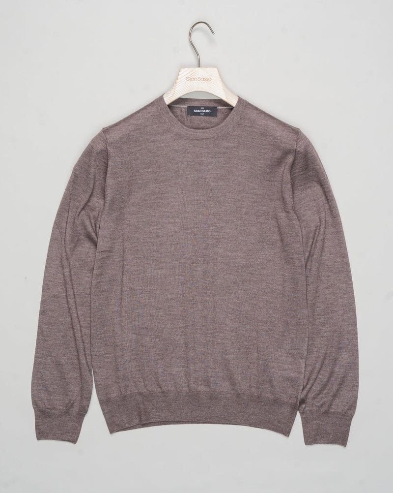 Art. 43167/15390
Col Col 170/Beige
Composition 70%ws, 30%se
Made in Italy Gran Sasso Cashmere &amp; Silk Crewneck /Taupe
