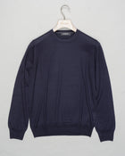 Art. 43167/15390
Col 598 / Navy
Composition 70%ws, 30%se
Made in Italy Gran Sasso Cashmere & Silk Crewneck / Navy