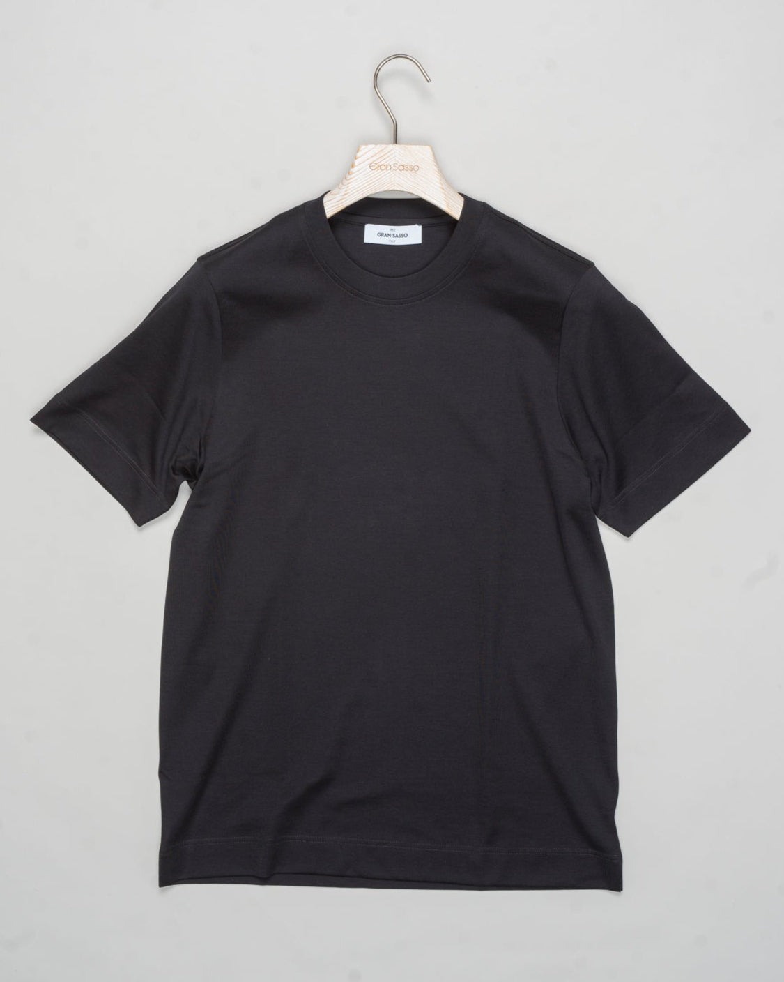 Art. 60139 / 81000
Col 099 / Black
Composition 100% cotton
Made in Italy
Gran Sasso Cotton T-Shirt / Black
