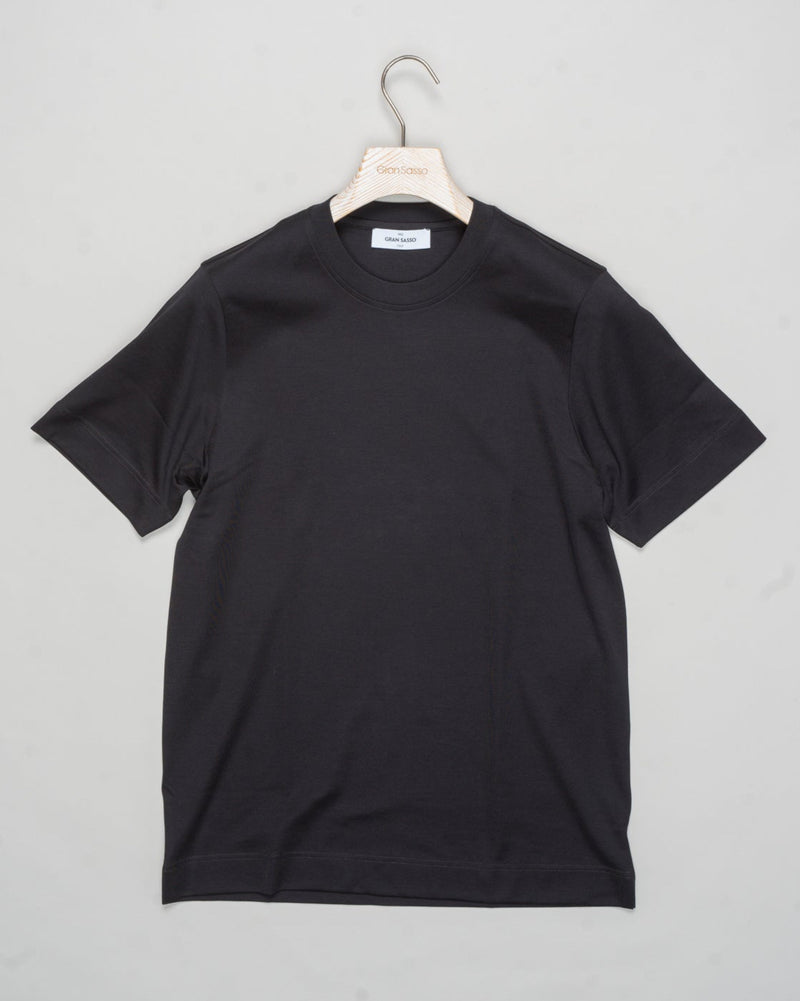 Art. 60139 / 81000
Col 099 / Black
Composition 100% cotton
Made in Italy
Gran Sasso Cotton T-Shirt / Black