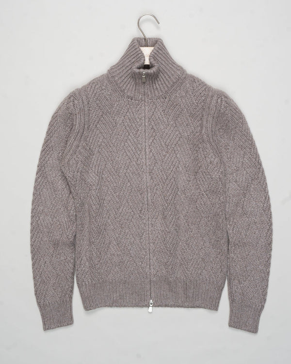 Art. 10155 15554
Col. 039 / Light Brown
Composition 100% ws
Made in Italy Gran Sasso Cashmere Basketweave Full-Zip Jacket / Light Brown