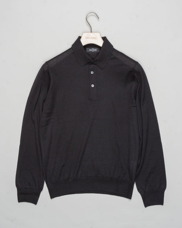 Art. 43123/15390
Col 099 Black
Composition 70%ws, 30%se
Made in Italy Gran Sasso Cashmere &amp; Silk Polo / Black