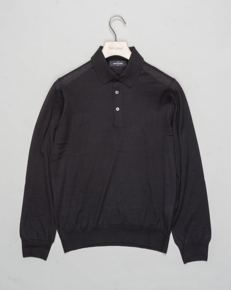 Art. 43123/15390
Col 099 Black
Composition 70%ws, 30%se
Made in Italy Gran Sasso Cashmere &amp; Silk Polo / Black