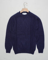 Composition: 100% Pure new wool
Made in Scotland
Article: 3834/7 Shaggy
Color: Navy Harley of Scotland Shaggy Crew Neck / Navy