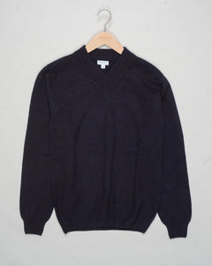 Product code: MJUM8294-BUFA

Made in Scotland
100% Super Geelong Lambswool
Cool hand wash
Do not tumble dry
Dry cleanable Sunspel Lambswool V-Neck Jumper / Dark Navy