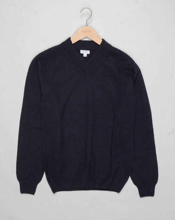 Product code: MJUM8294-BUFA

Made in Scotland
100% Super Geelong Lambswool
Cool hand wash
Do not tumble dry
Dry cleanable Sunspel Lambswool V-Neck Jumper / Dark Navy
