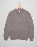  Product code: MJUM8294-BRGC

Made in Scotland
100% Super Geelong Lambswool
Cool hand wash
Do not tumble dry
Dry cleanable Sunspel Lambswool V-Neck Jumper / 