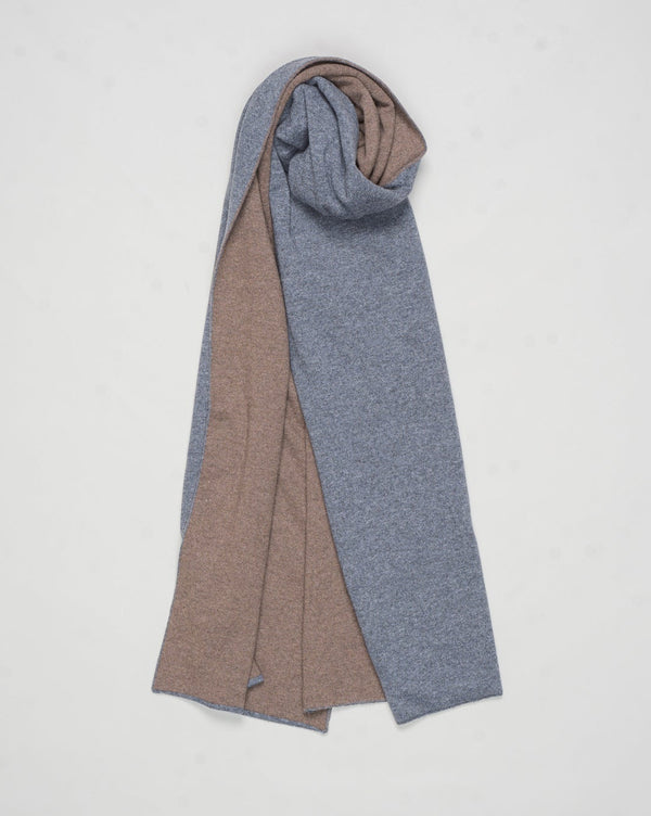 Measurements: L: 194cm W: 40cm
Article: 57123 / 15564
Color: 072 / Grey &amp; Brown
Composition: 100% Cashmere
Made in Italy Gran Sasso Double Face Cashmere Scarf / Grey &amp; Brown