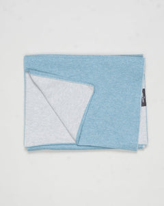 Measurements: L: 194cm W: 40cm
Article: 57123 / 15564
Color: 523 / Light Blue &amp; Light Grey
Composition: 100% Cashmere
Made in Italy Gran Sasso Double Face Cashmere Scarf / Light Blue &amp; Light Grey