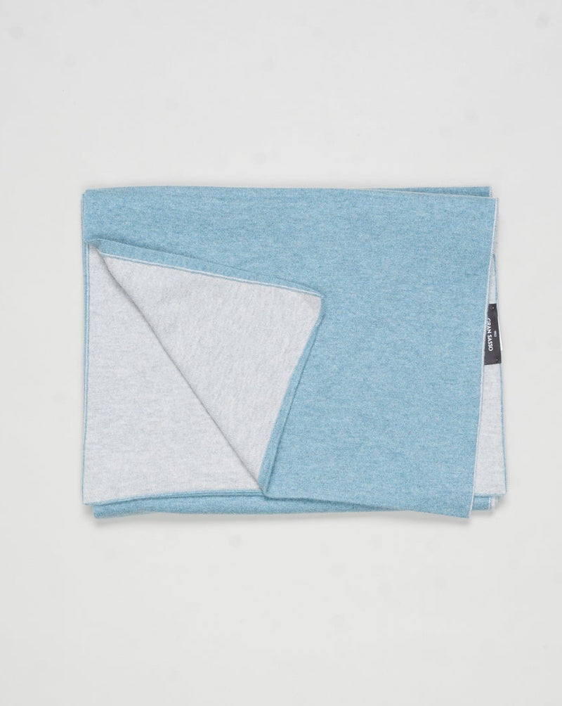 Measurements: L: 194cm W: 40cm
Article: 57123 / 15564
Color: 523 / Light Blue &amp; Light Grey
Composition: 100% Cashmere
Made in Italy Gran Sasso Double Face Cashmere Scarf / Light Blue &amp; Light Grey