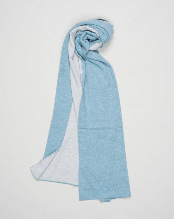 Measurements: L: 194cm W: 40cm
Article: 57123 / 15564
Color: 523 / Light Blue &amp; Light Grey
Composition: 100% Cashmere
Made in Italy Gran Sasso Double Face Cashmere Scarf / Light Blue &amp; Light Grey