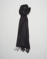 Size: 210cm x 48cm
Article: 93100 / 91000
Color: 598 / Navy&nbsp;
Composition 100% Cashmere
Made in Italy Gran Sasso Cashmere Scarf / Navy