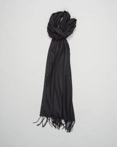 Size: 210cm x 48cm
Article: 93100 / 91000
Color: 598 / Navy&nbsp;
Composition 100% Cashmere
Made in Italy Gran Sasso Cashmere Scarf / Navy