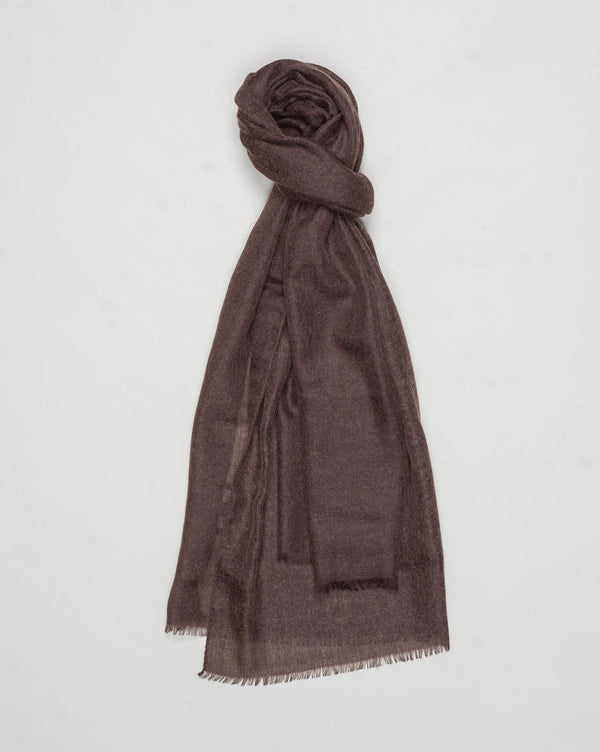 Article: 93102 / 91200
Color: 170 / Dark Brown
Composition: 100% Cashmere
18 Gauge
Made in Italy Gran Sasso Ultralight Cashmere Scarf / Brown