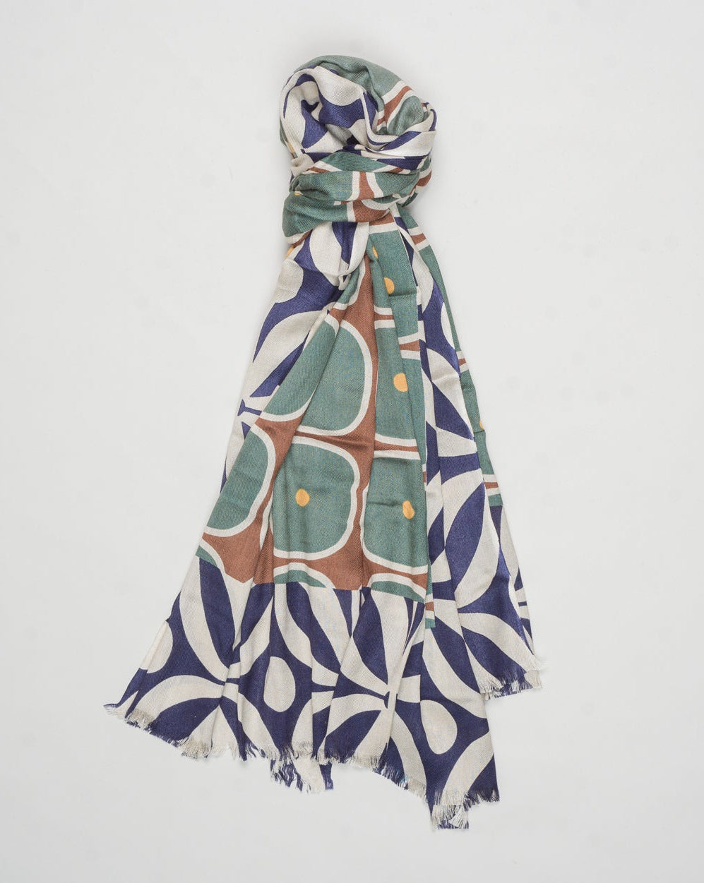 Article: 2560497
Color: 02 / Green
Composition: 80% Modal 20% Wool
Measurements: 100cmx200cm Altea Geometric Modal & Wool Scarf / Green