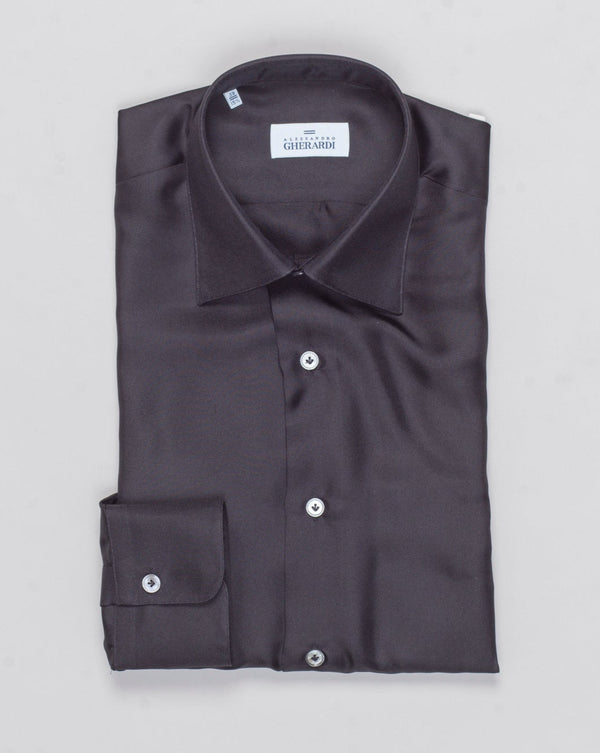 Composition: 100% Silk
Single cuffs
Removable collarbones
Article: BR6-1K-7T
Color: Black
Made in Italy Alessandro Gherardi Silk Shirt / Black