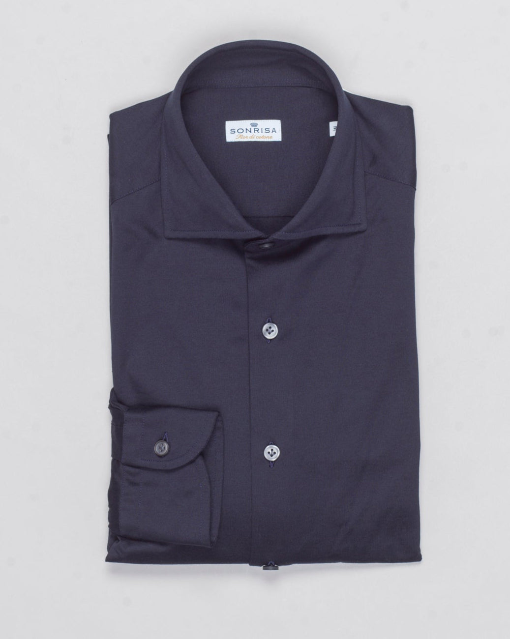 Composition: 100% Cotton
Article: J133
Model: FJ17
Color: Navy / 02
Sonrisa Cotton Jersey Shirt / Navy
Made in Italy