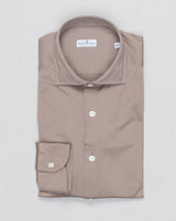 Composition: 100% Cotton
Article: J133
Model: FJ17
Color: Taupe / 12 Sonrisa Cotton Jersey Shirt / Taupe
Made in Italy