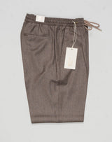 Article: 400123
Model: Wimbledons
Color: Brown / 36
Composition: 90% Virgin Wool 10% Cashmere
Lining: 100% Cotton
One Pleat
Slanted side pockets
Drawstring waist
Made in Naples, Italy Briglia Drawstring Flannel Trousers / Brown