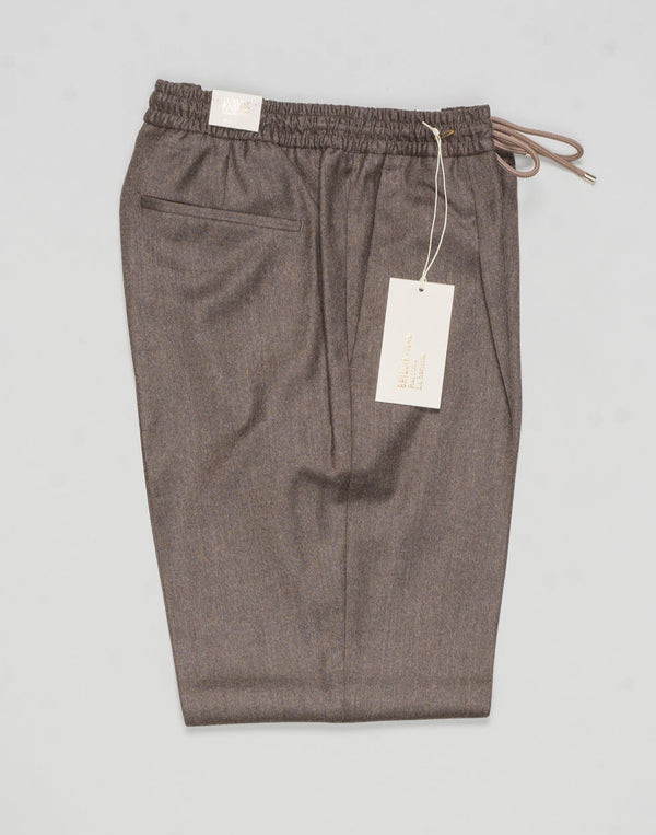 Article: 400123
Model: Wimbledons
Color: Brown / 36
Composition: 90% Virgin Wool 10% Cashmere
Lining: 100% Cotton
One Pleat
Slanted side pockets
Drawstring waist
Made in Naples, Italy Briglia Drawstring Flannel Trousers / Brown