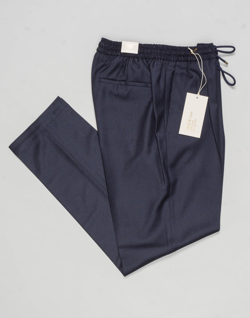 Article: 400123
Model: Wimbledons
Color: Navy / 11
Composition: 90% Virgin Wool 10% Cashmere
Lining: 100% Cotton
One Pleat
Slanted side pockets
Drawstring waist
Made in Naples, Italy Briglia Drawstring Flannel Trousers / Navy