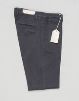 Article: 400009
Model: BG03
Color: Dark Grey / 90
Composition: 97% Cotton 3% Elastan
Lining: 100% Cotton
Flat front
Belt loops
Slanted side pockets
Made in Naples, Italy Briglia Garment Dyed Cotton Chinos / Dark Grey