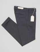 Article: 400009
Model: BG03
Color: Dark Grey / 90
Composition: 97% Cotton 3% Elastan
Lining: 100% Cotton
Flat front
Belt loops
Slanted side pockets
Made in Naples, Italy Briglia Garment Dyed Cotton Chinos / Dark Grey