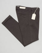 Article: 400009
Model: BG03
Color: Dark Brown / 56
Composition: 97% Cotton 3% Elastan
Lining: 100% Cotton
Flat front
Belt loops
Slanted side pockets
Made in Naples, Italy Briglia Garment Dyed Cotton Chinos / Dark Brown